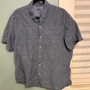 IZOD Saltwater Men’s XL Blue Chambray Short Sleeve Button Down Shirt Casual
